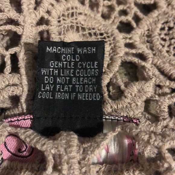 Questions by Say What Tan Crochet Knit Gem Button Down Half Sleeve Top Womens S - Picture 8 of 8